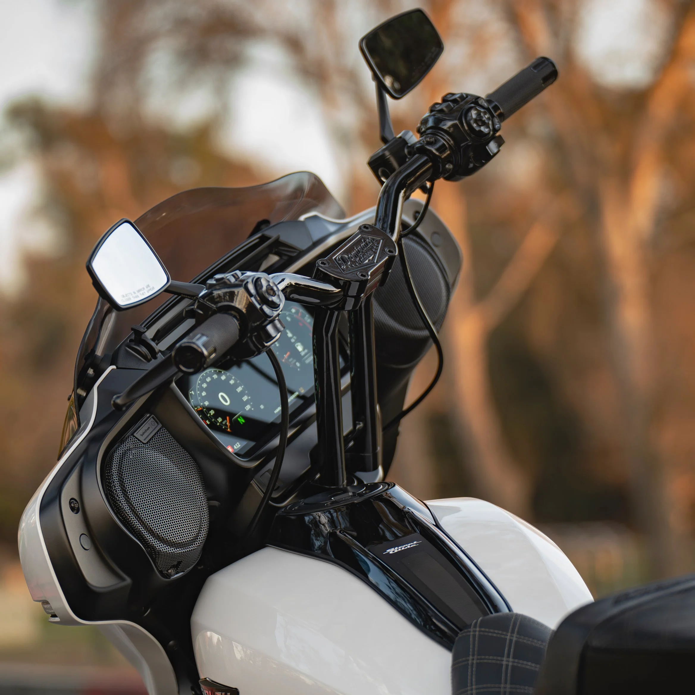 Pullback Riser & 1 1/4" Low Bend Moto Bar Combination for 2023 CVO &  2024-2026  Street Glide Models (Gloss Black) - Image 8