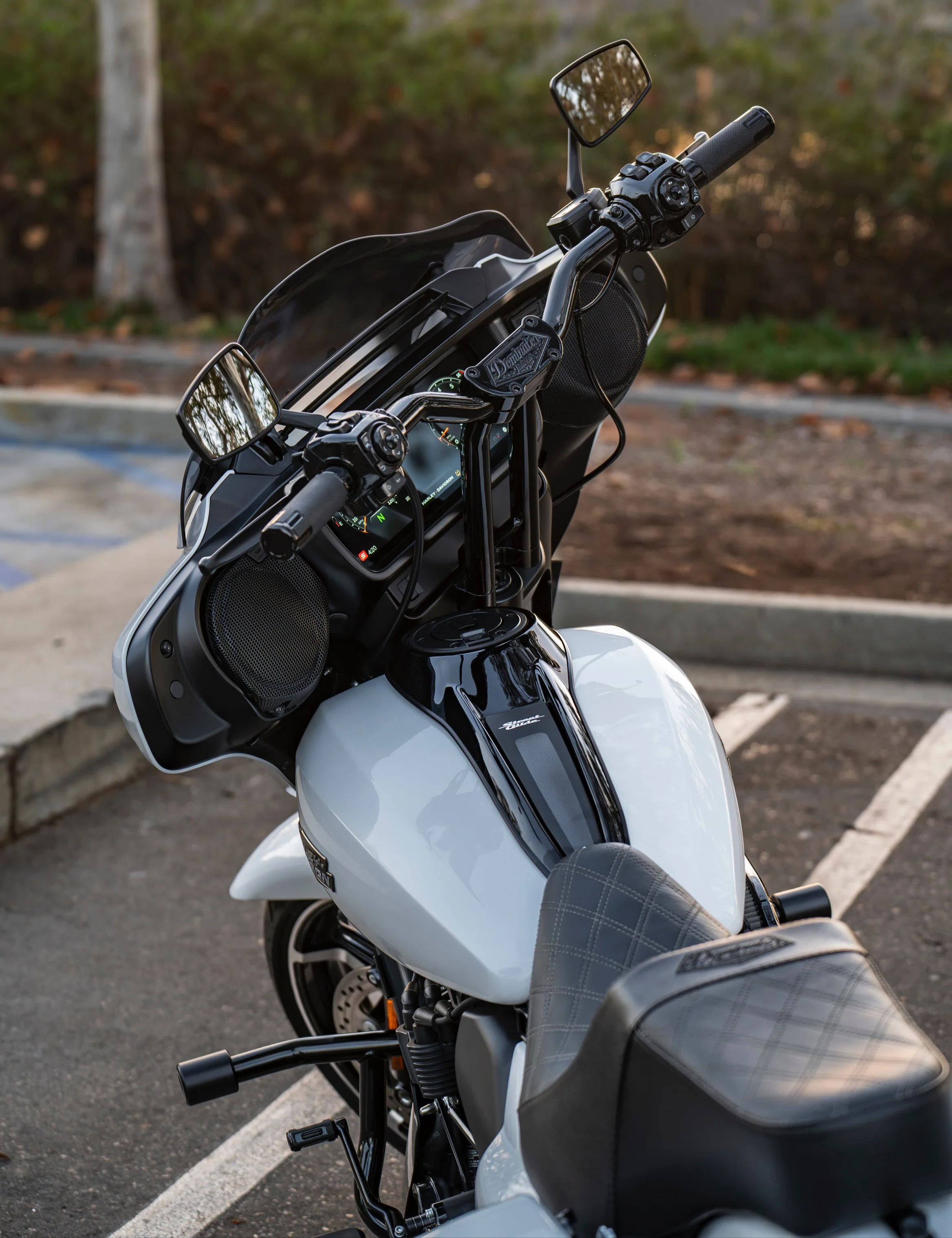 Pullback Riser & 1 1/4" Low Bend Moto Bar Combination for 2023 CVO &  2024-2026  Street Glide Models (Gloss Black) - Image 12