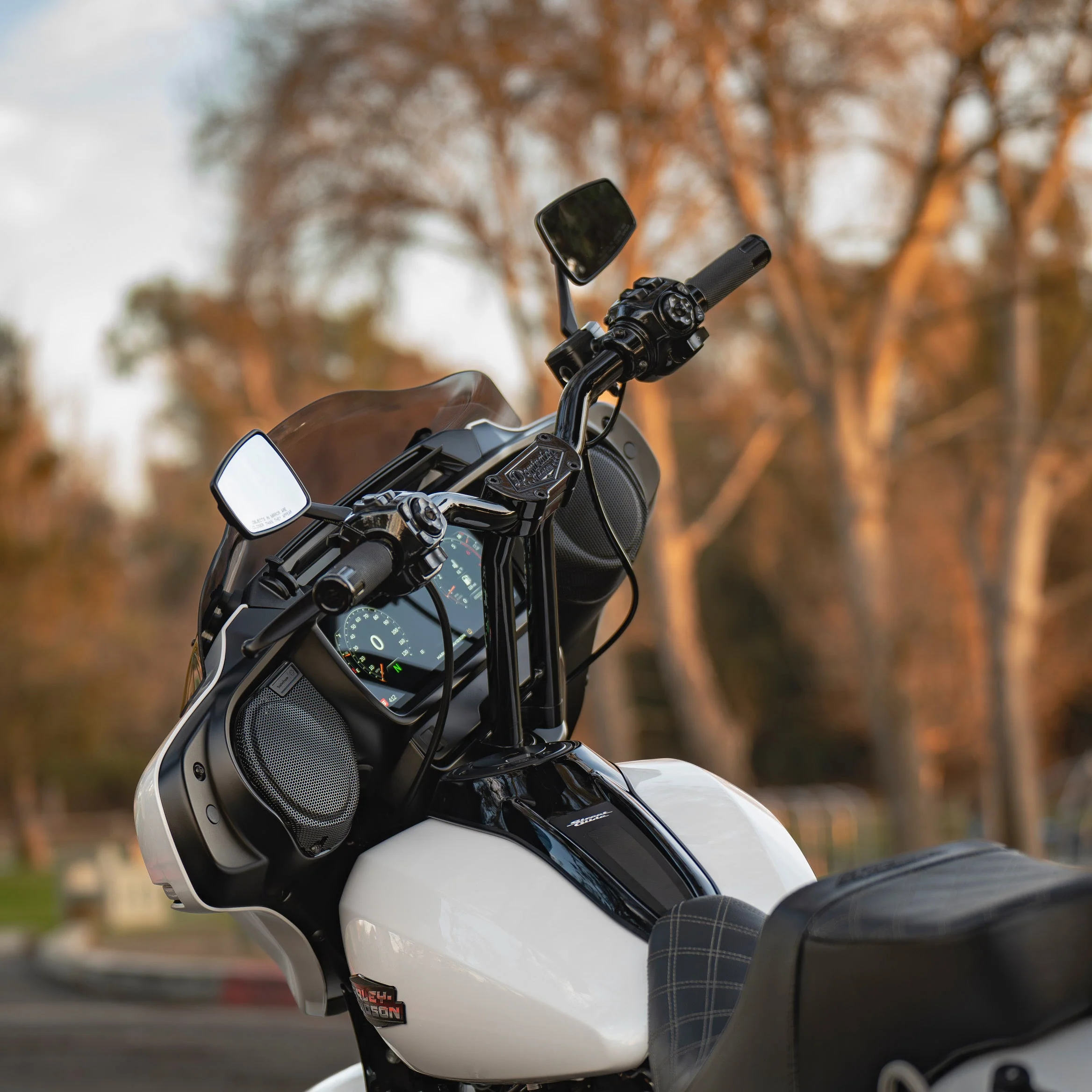 Pullback Riser & 1 1/4" Low Bend Moto Bar Combination for 2023 CVO &  2024-2026  Street Glide Models (Gloss Black) - Image 7
